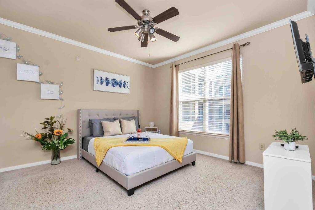 Modern Condo Near Texas Medical Center W Free Parking Houston Zewnętrze zdjęcie